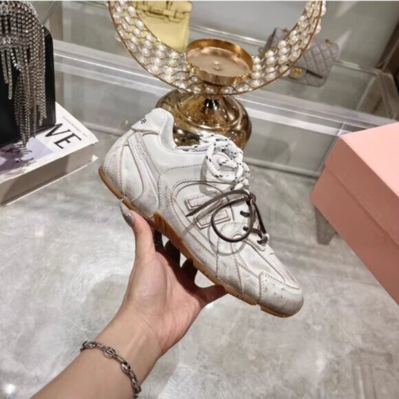 New Balance Cream and Brown Sneakers - Picture 3 of 6